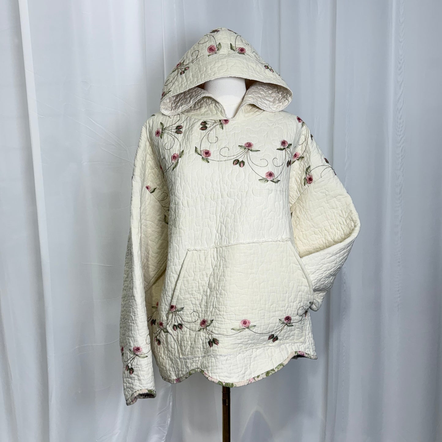 Elegant Rose Quiltoodie (M)