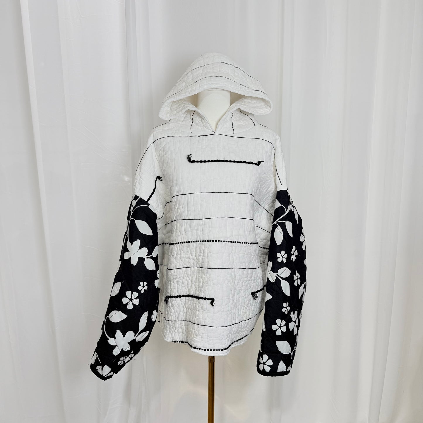 Black & White Quiltoodie (2XL)