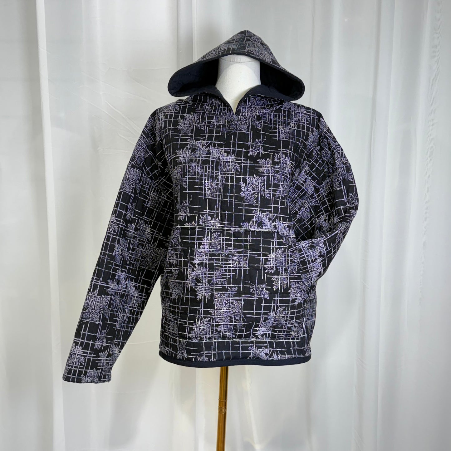 *HANDMADE* Black Quiltoodie (M)