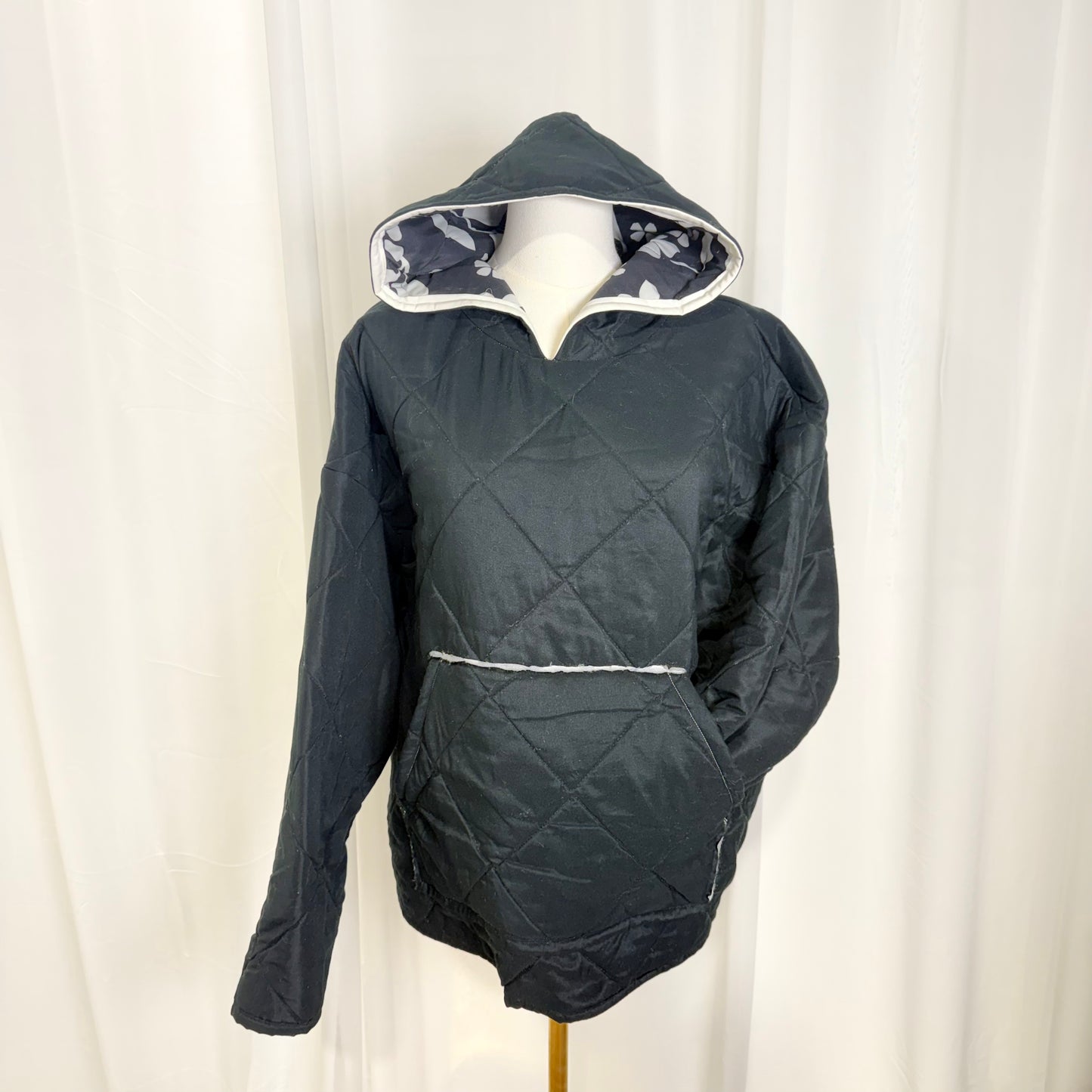 Jet Black Quiltoodie (S)