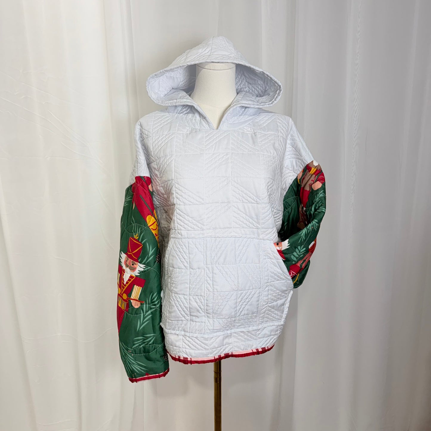 White Nutcracker Quiltoodie (S)